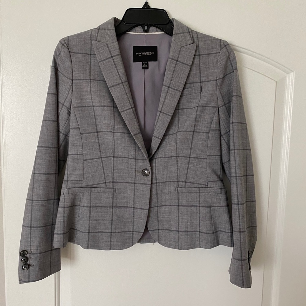Classic fit women’s blazer